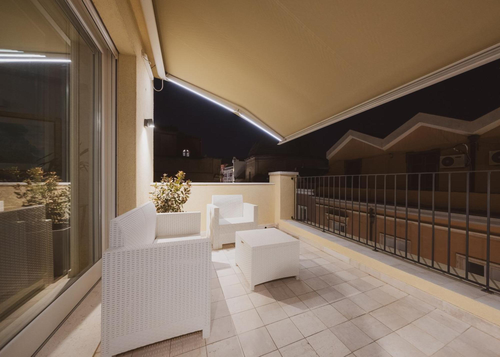 Luxury Suite La Terrazza In Pieno Centro In Cagliari Eksteriør bilde