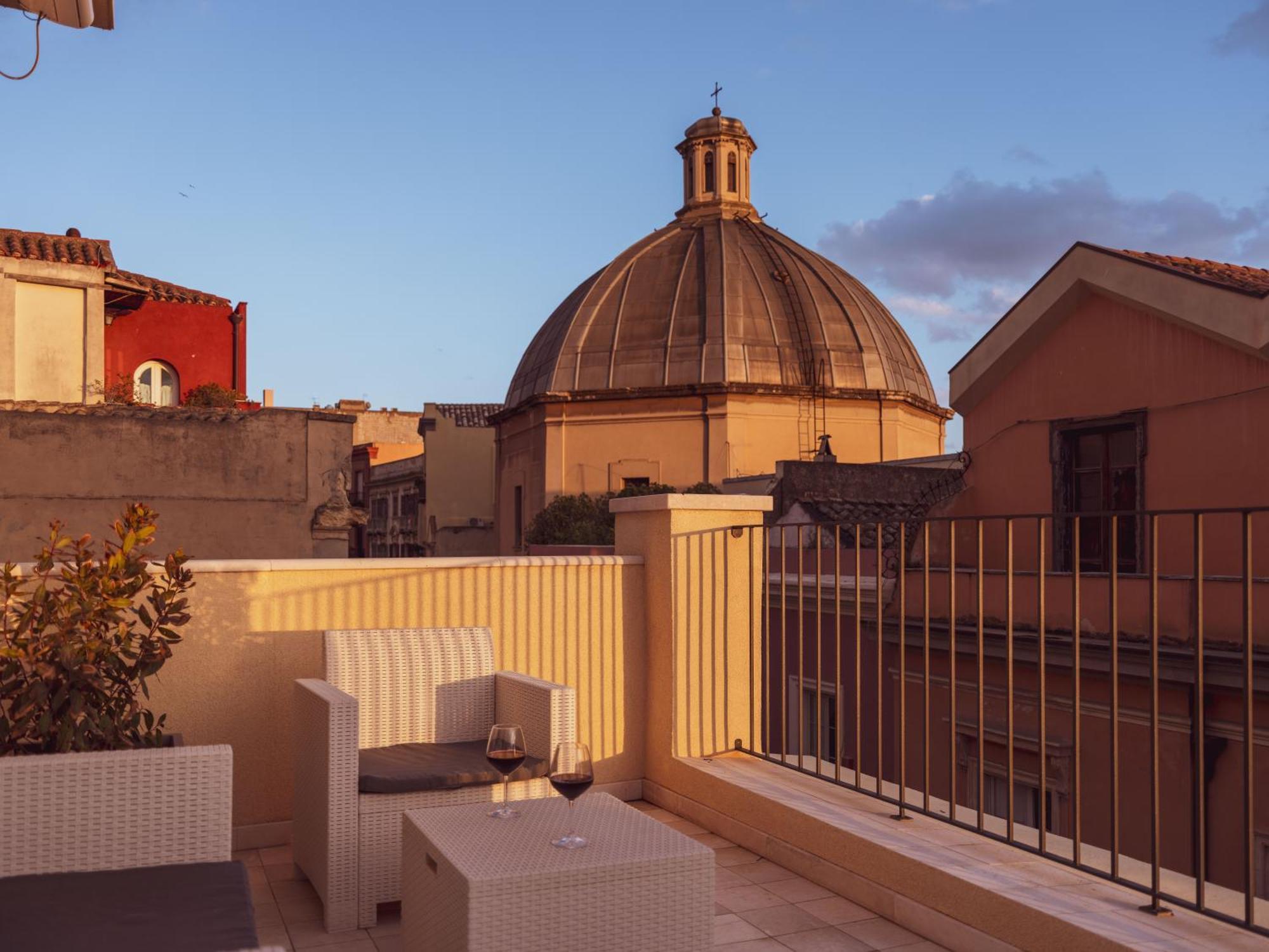Luxury Suite La Terrazza In Pieno Centro In Cagliari Eksteriør bilde